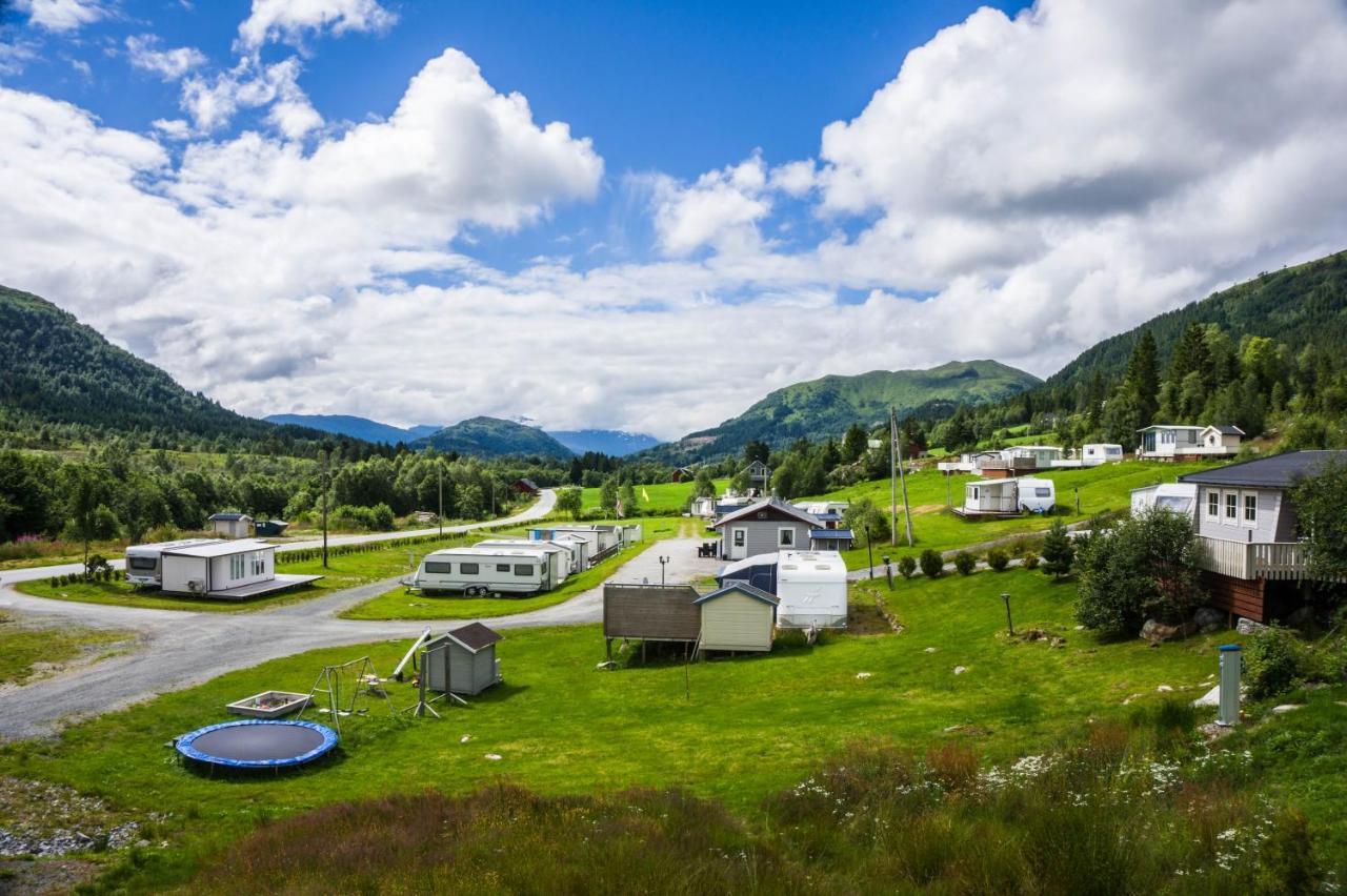Smordal Hytteutleie Og Camping Nordfjordeid Exterior foto