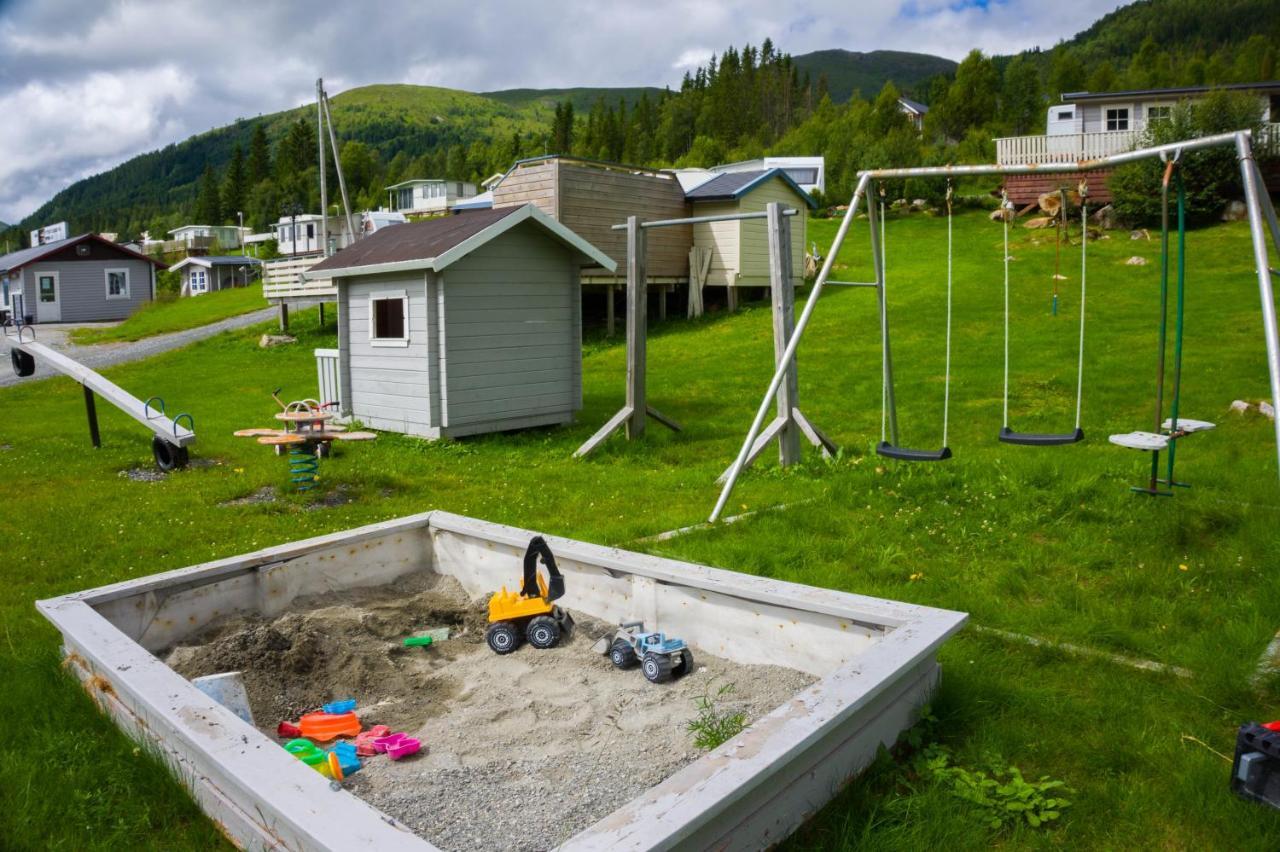 Smordal Hytteutleie Og Camping Nordfjordeid Exterior foto
